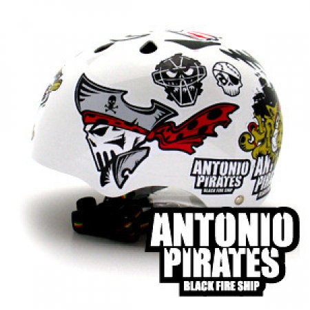 0010-Antonio Pirate-Helmet-01